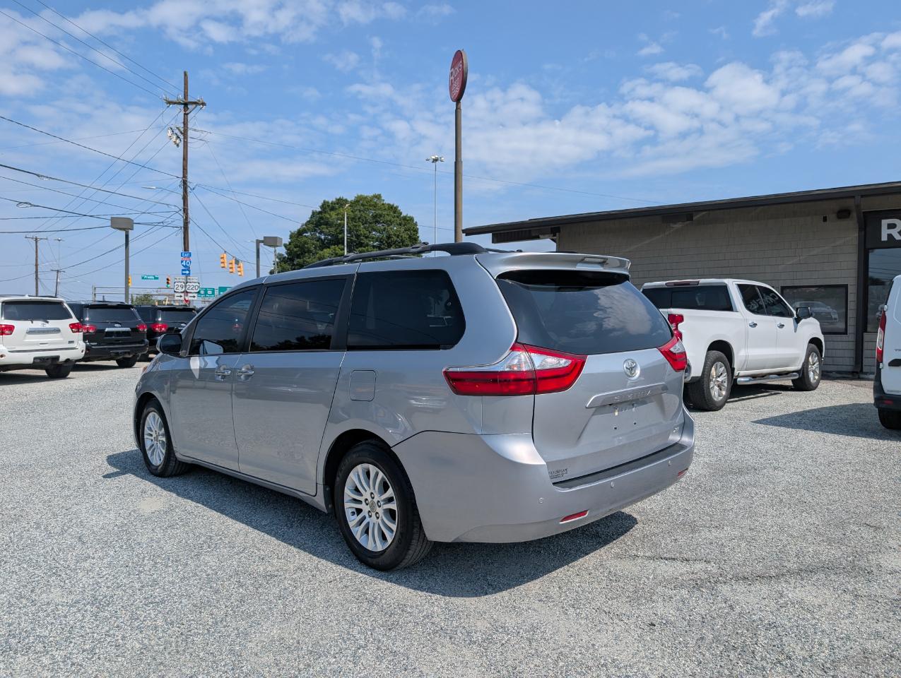 Toyota Sienna  2017