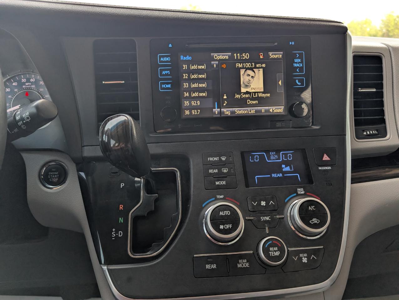 Toyota Sienna  2017