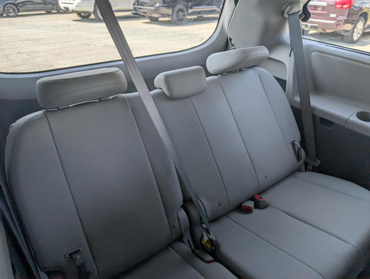 Toyota Sienna  2017