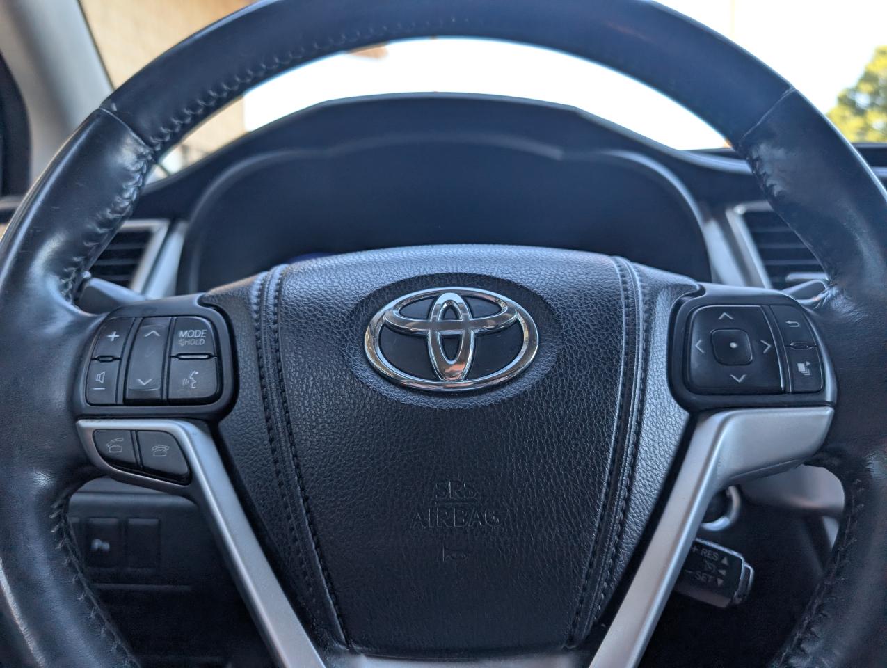Toyota Highlander Limited 2014