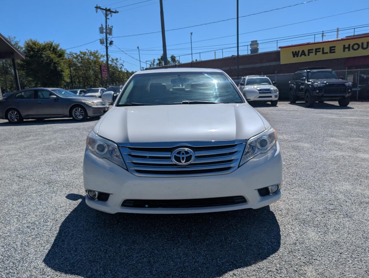 Toyota Avalon Base 2011