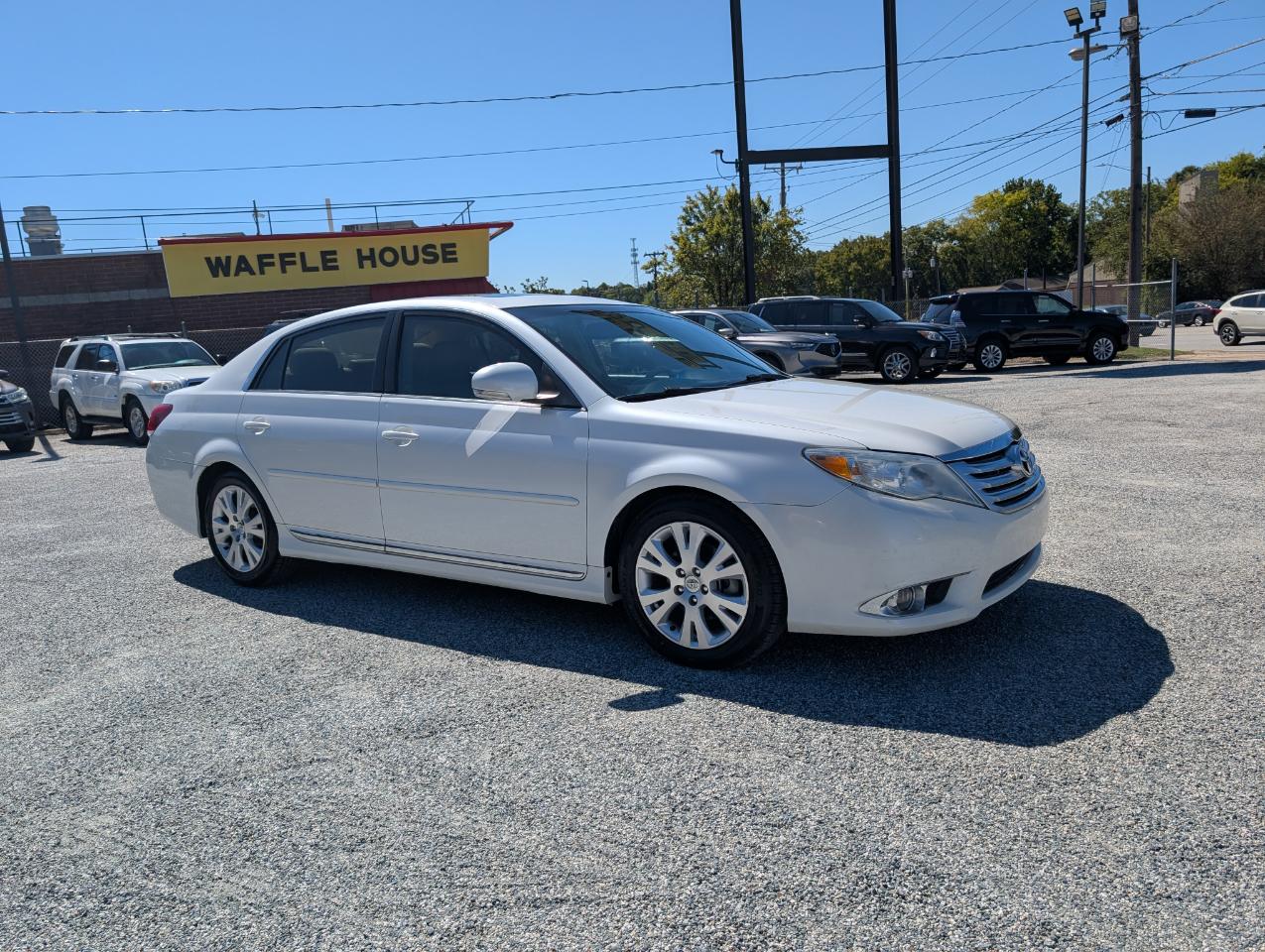 Toyota Avalon Base 2011