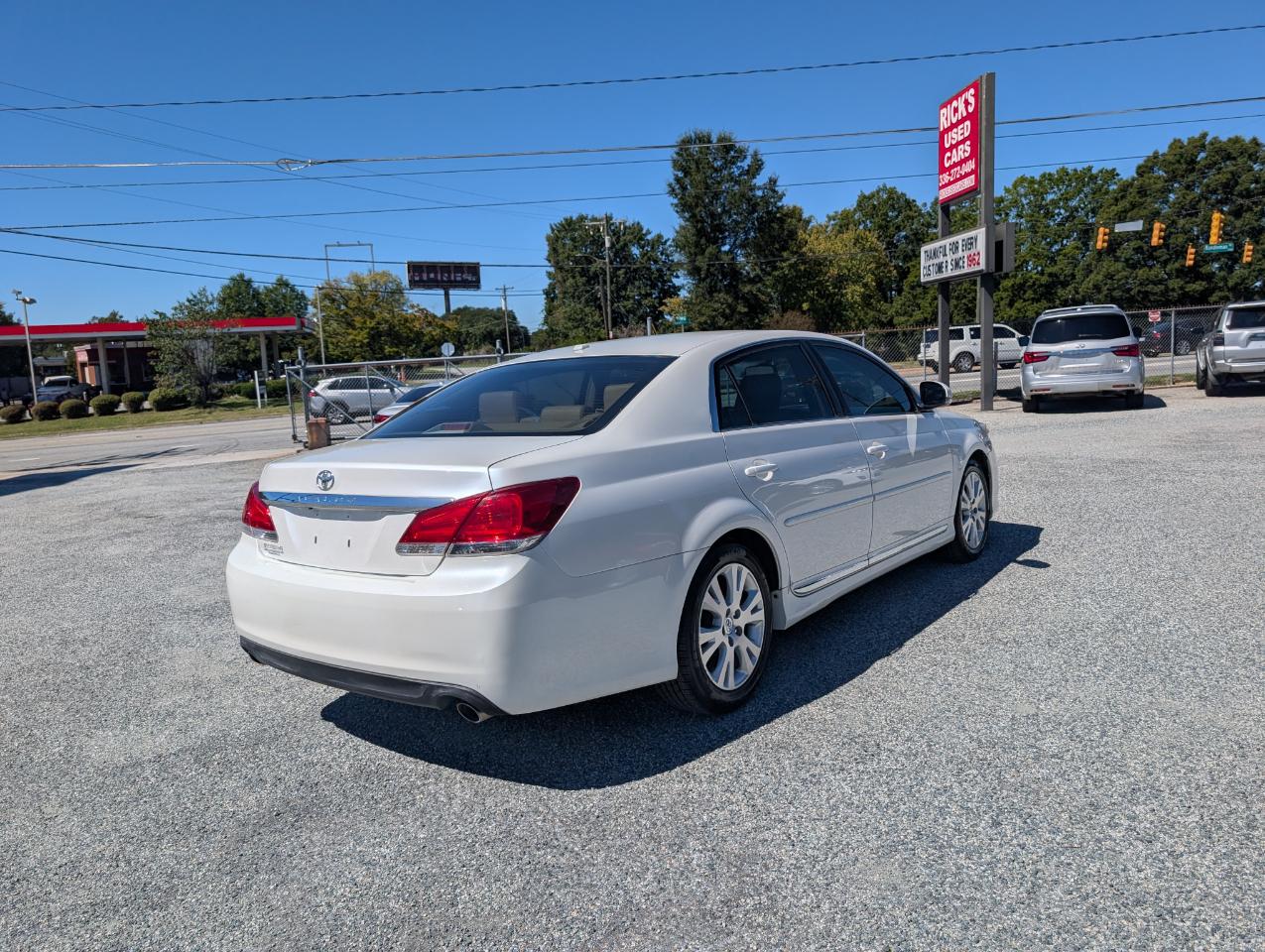 Toyota Avalon Base 2011