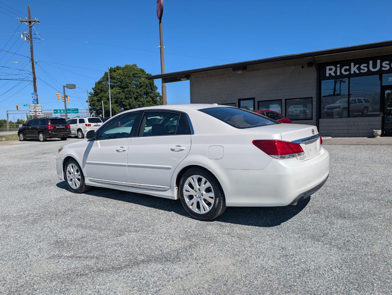 Toyota Avalon Base 2011
