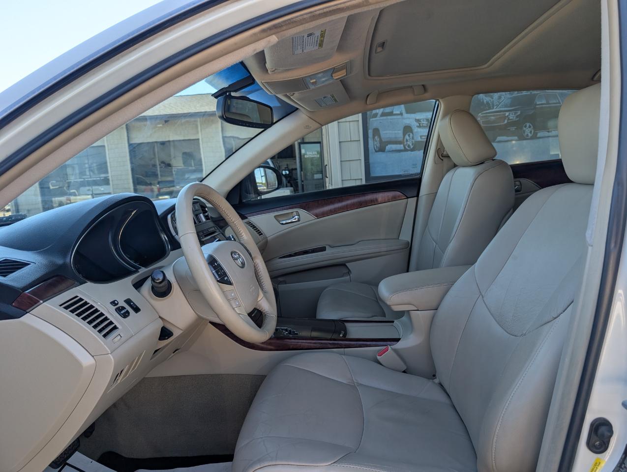 Toyota Avalon Base 2011