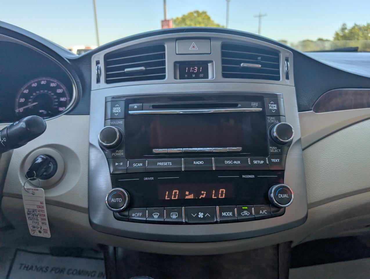 Toyota Avalon Base 2011