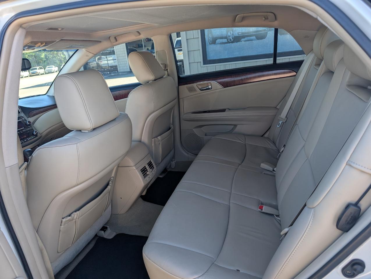 Toyota Avalon Base 2011