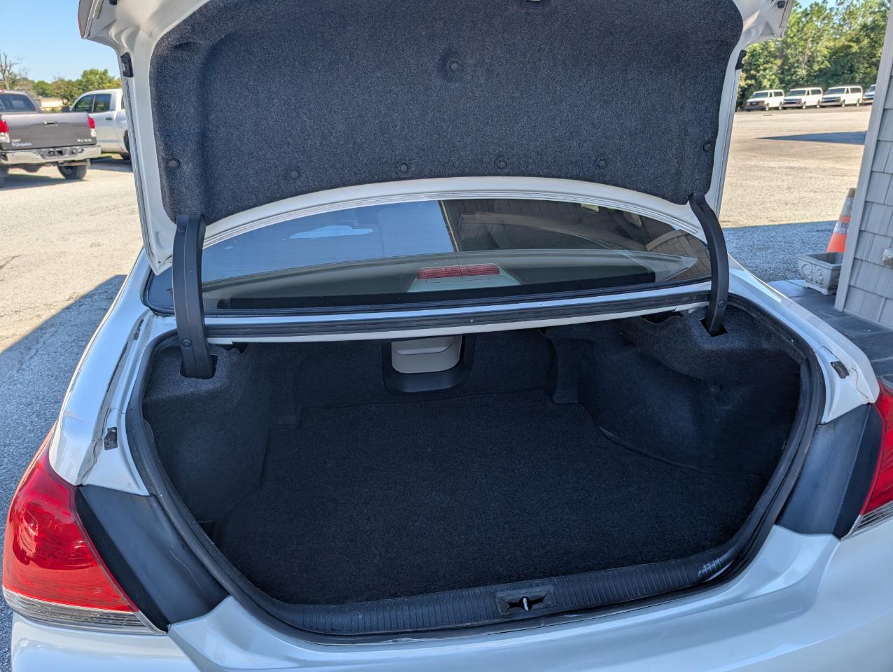Toyota Avalon Base 2011