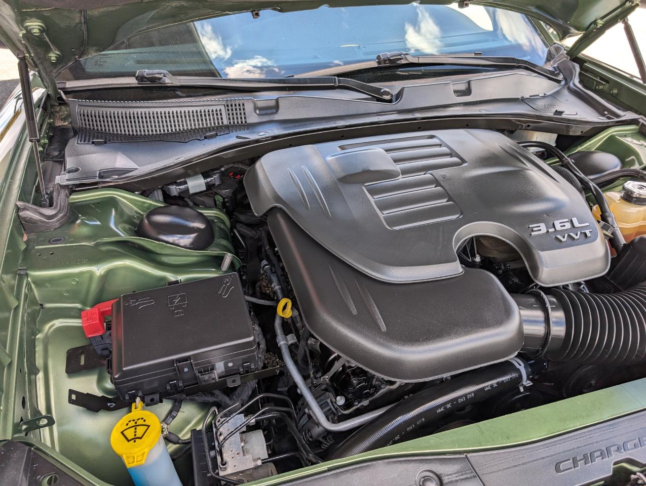 Dodge Charger SXT Plus RWD 2018