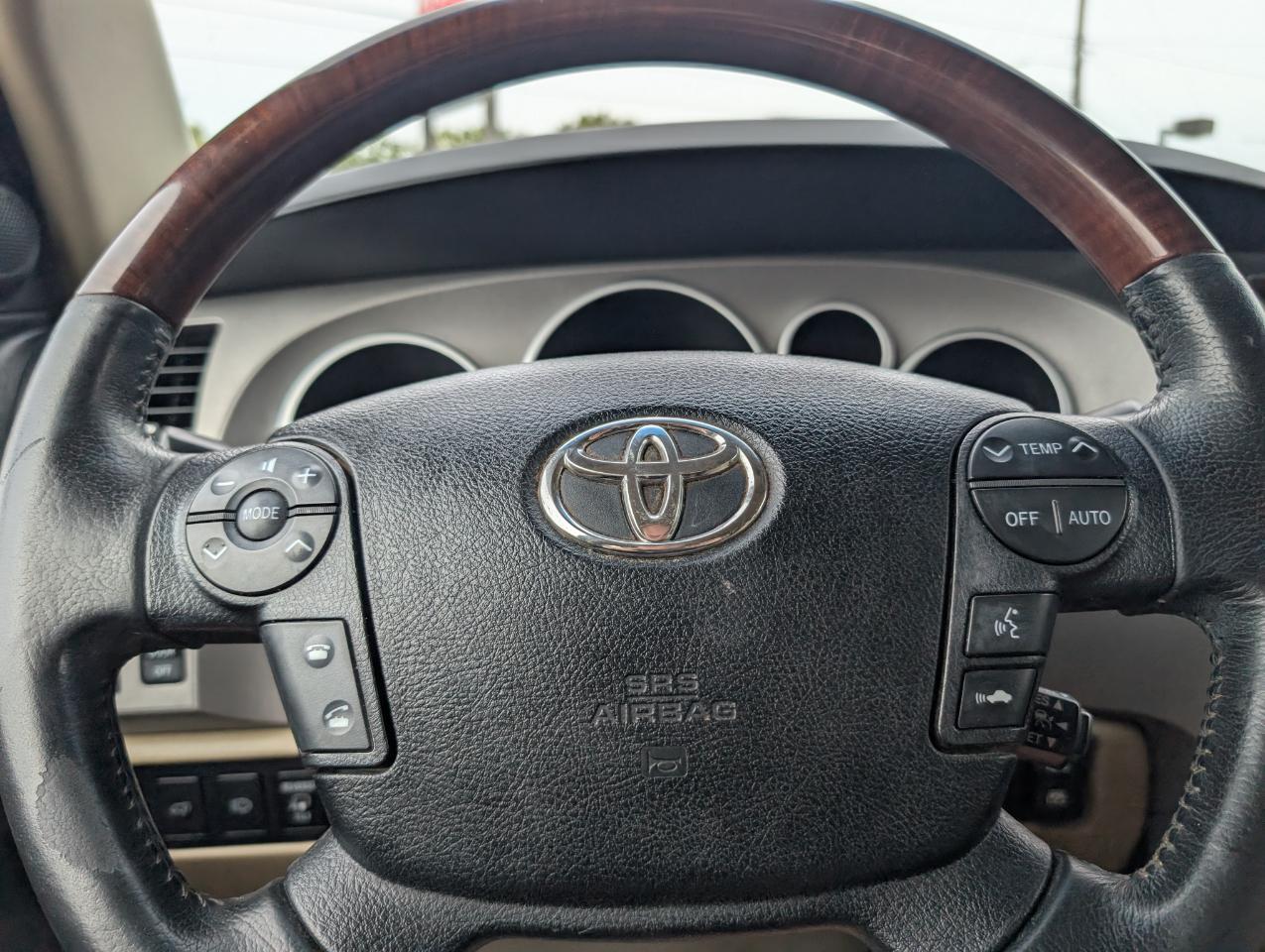 Toyota Sequoia  2013