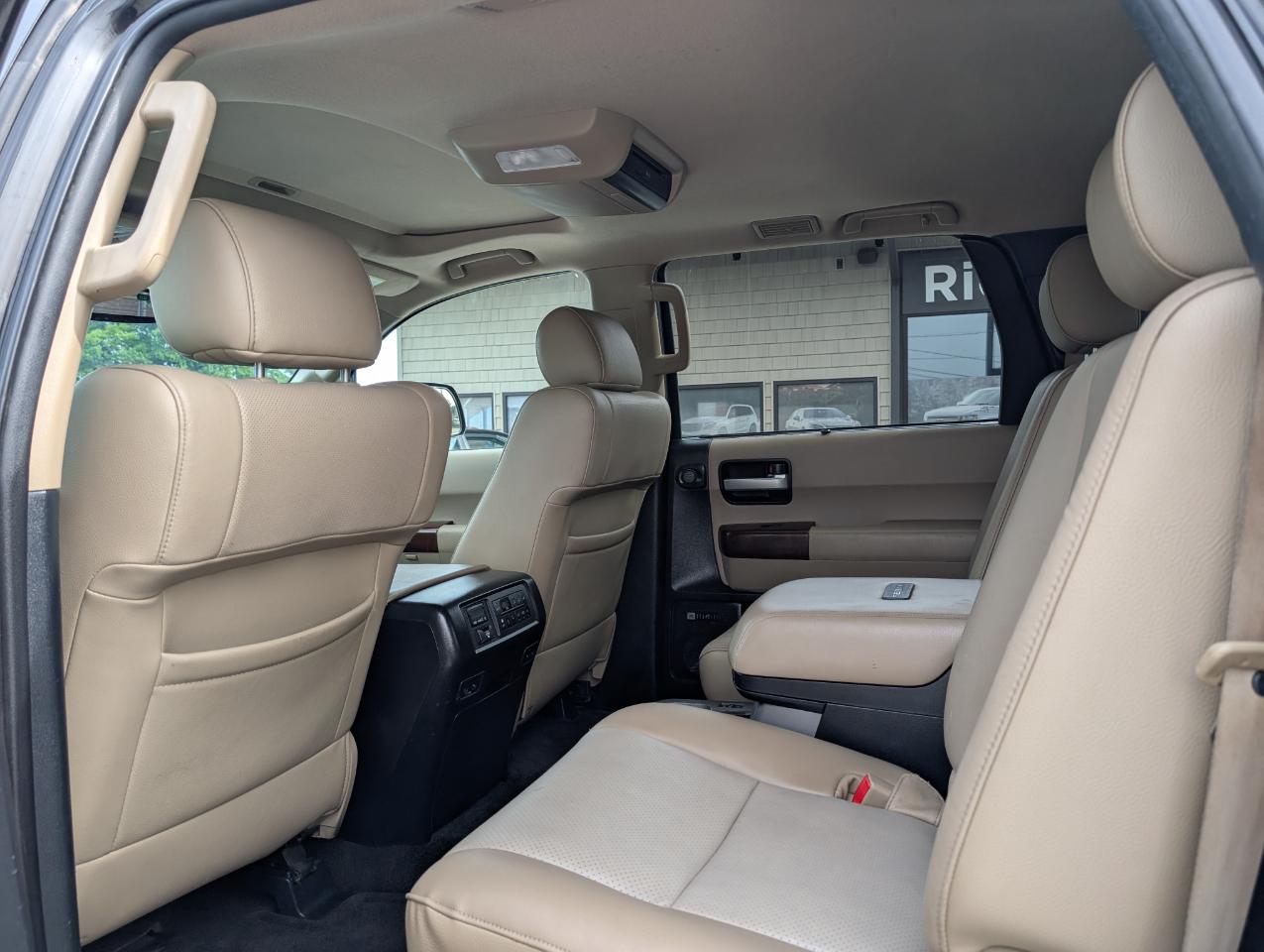 Toyota Sequoia  2013