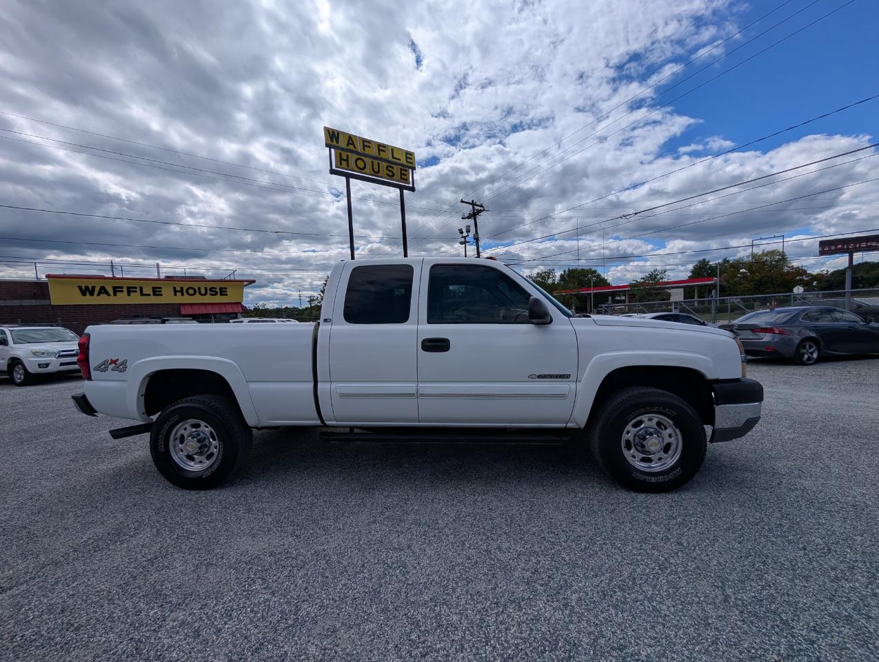 Chevrolet Silverado 2500HD LS Ext. Cab 4WD 2004
