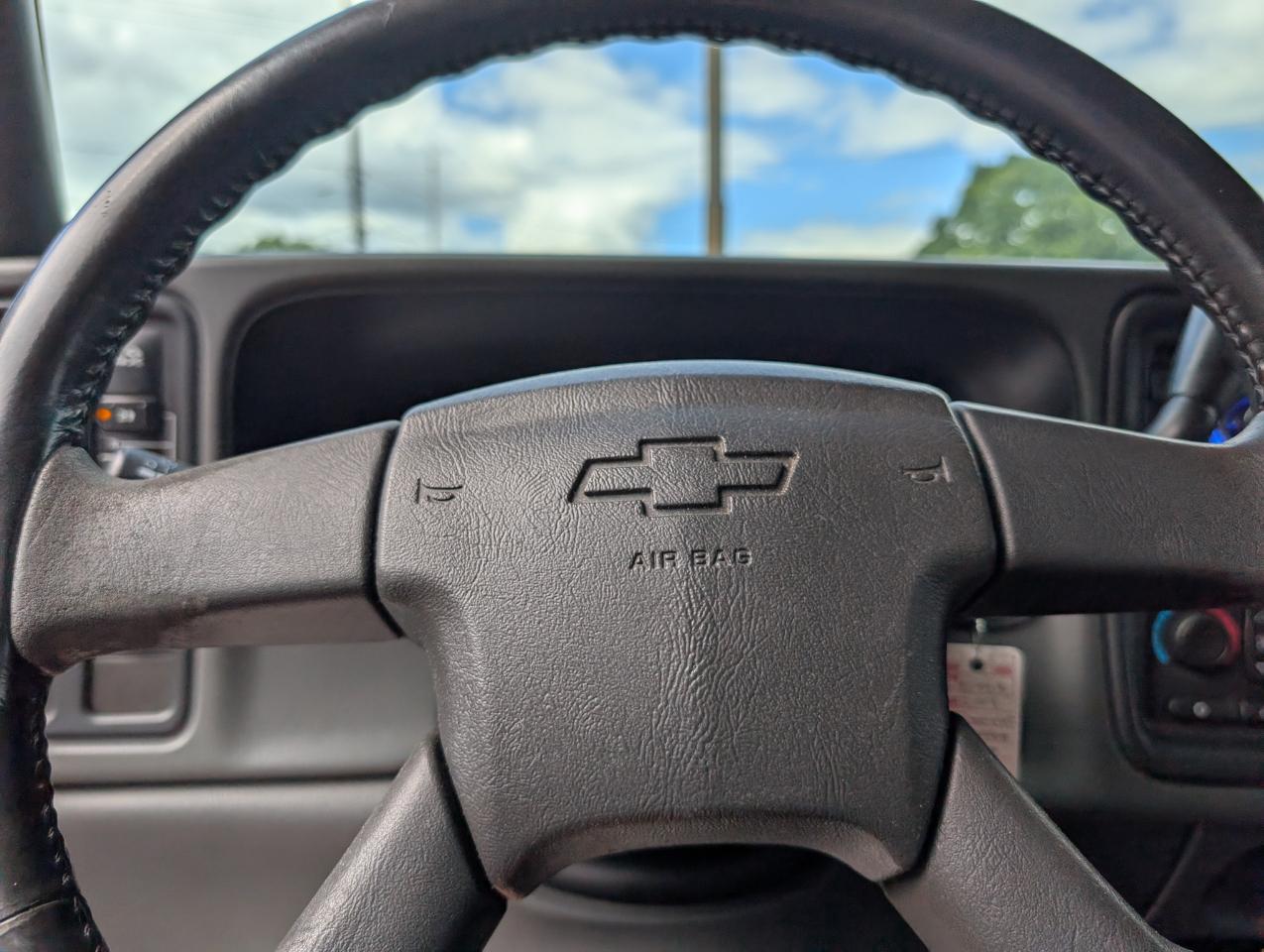 Chevrolet Silverado 2500HD LS Ext. Cab 4WD 2004