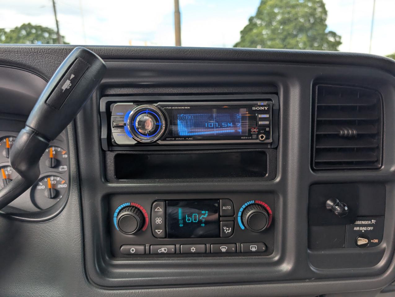 Chevrolet Silverado 2500HD LS Ext. Cab 4WD 2004