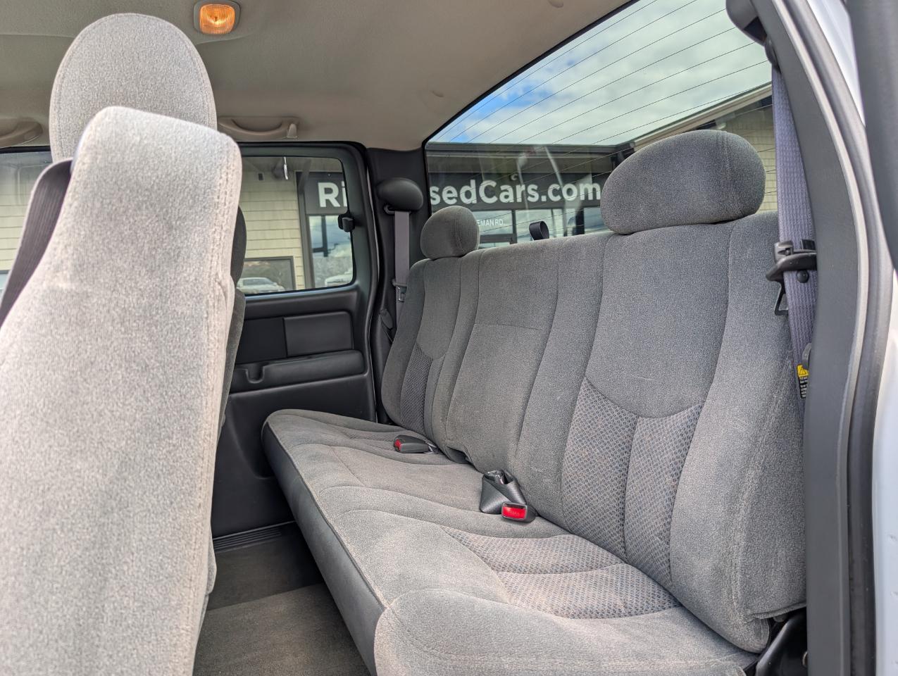 Chevrolet Silverado 2500HD LS Ext. Cab 4WD 2004