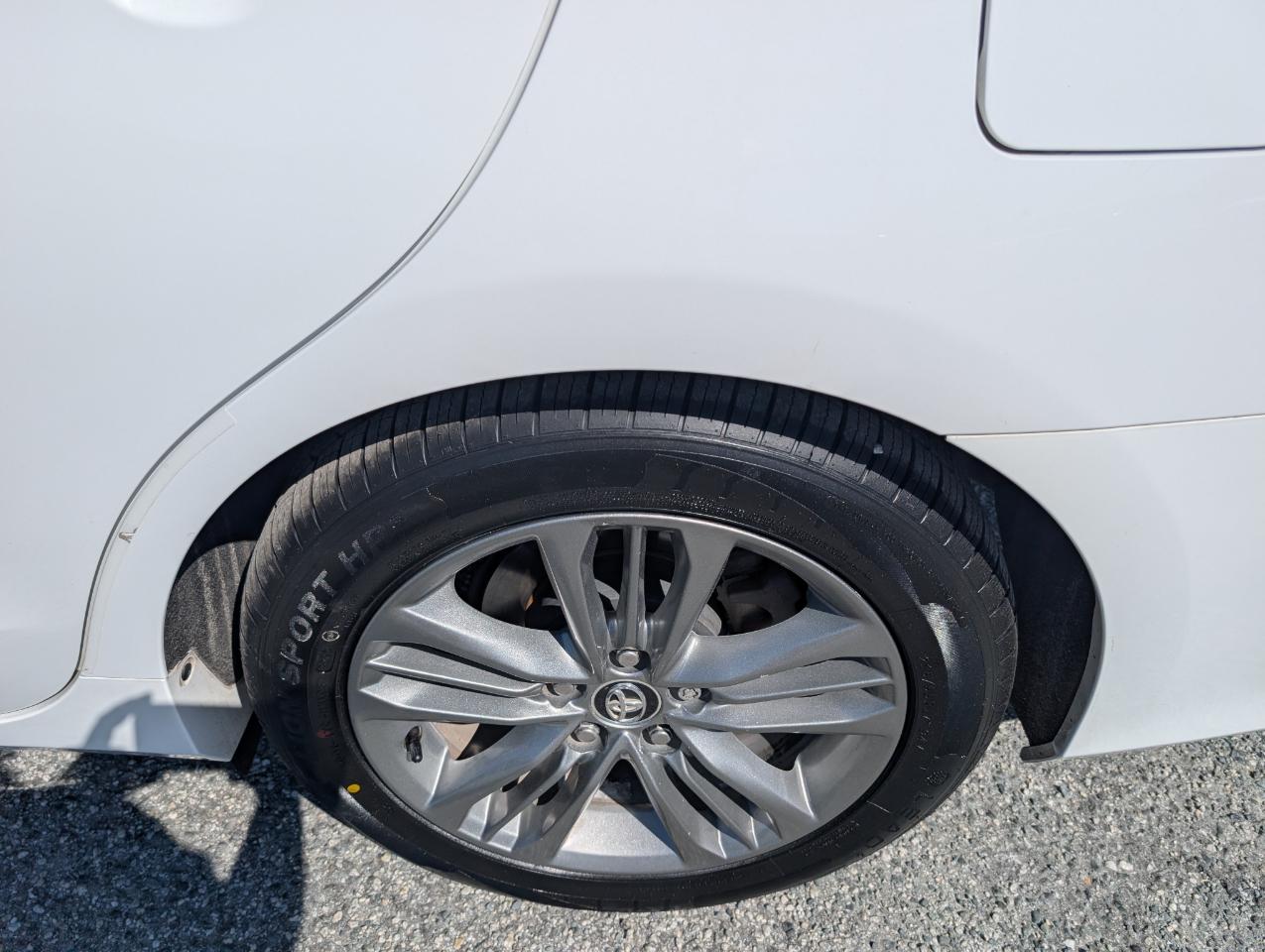 Toyota Camry Hybrid SE 2015
