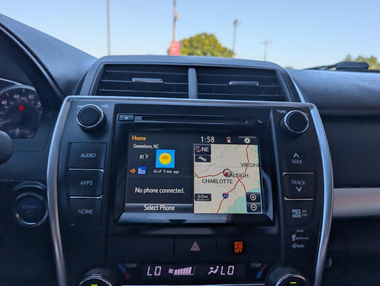 Toyota Camry Hybrid SE 2015
