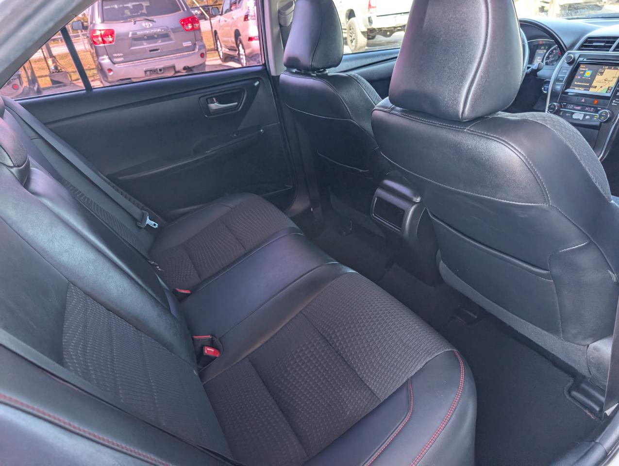 Toyota Camry Hybrid SE 2015