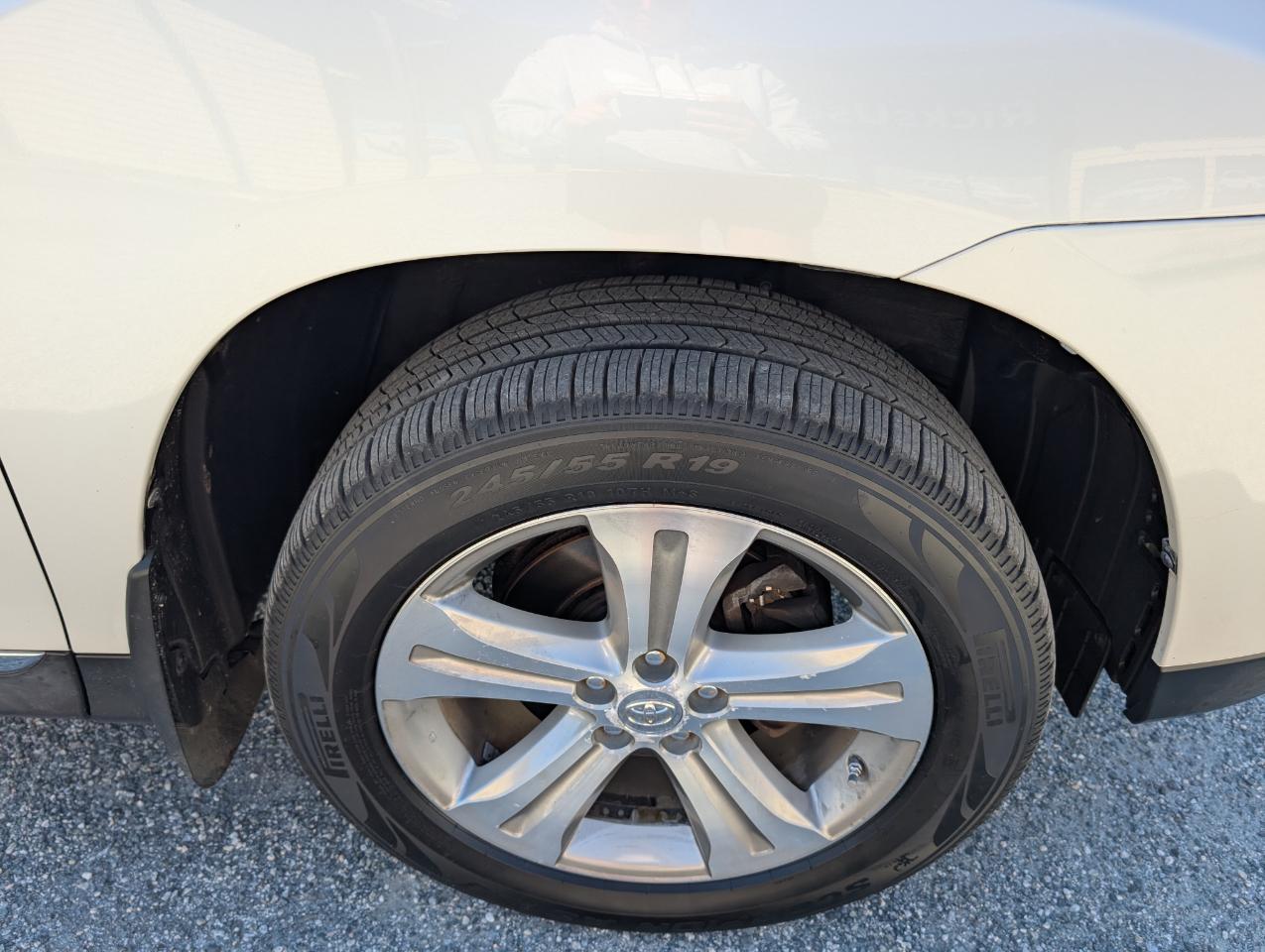 Toyota Highlander Limited AWD 2012