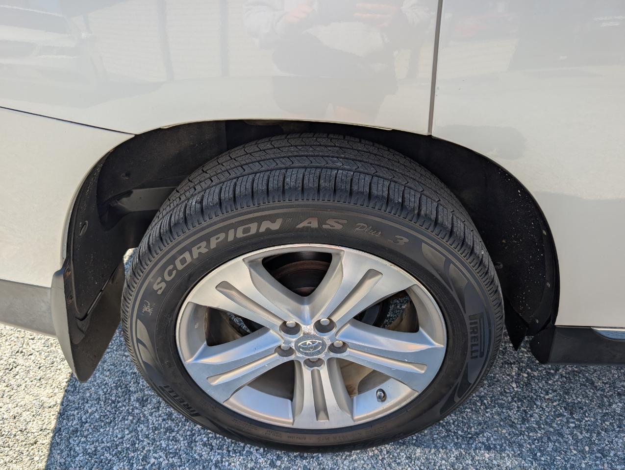 Toyota Highlander Limited AWD 2012