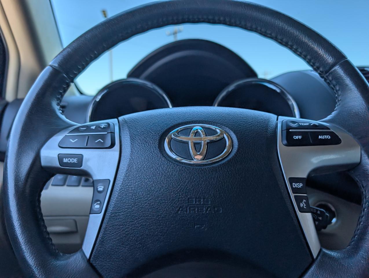 Toyota Highlander Limited AWD 2012