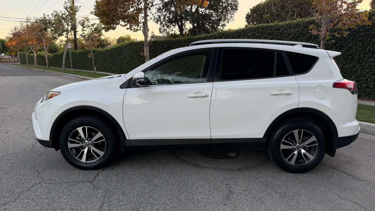 Toyota RAV4 XLE FWD (Natl) 2018 Toyota RAV4 XLE FWD (Natl) 2018