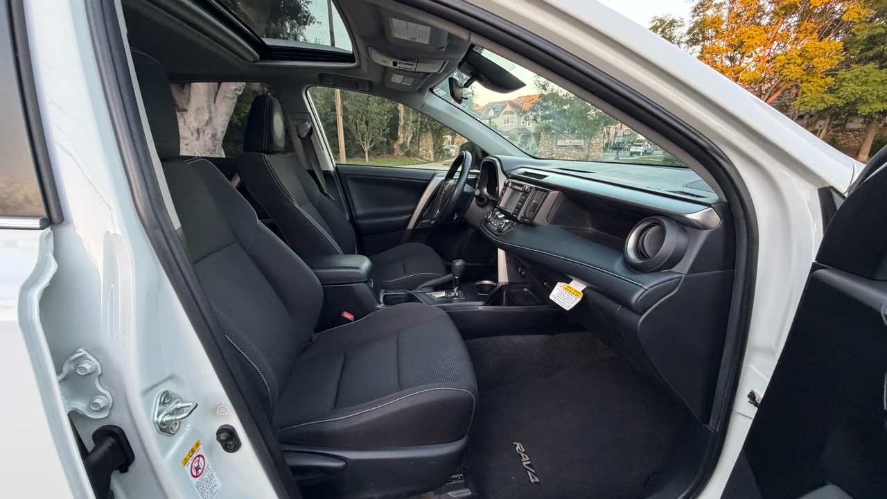 Toyota RAV4 XLE FWD (Natl) 2018 Toyota RAV4 XLE FWD (Natl) 2018