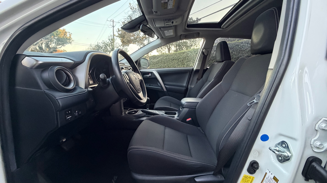 Toyota RAV4 XLE FWD (Natl) 2018 Toyota RAV4 XLE FWD (Natl) 2018