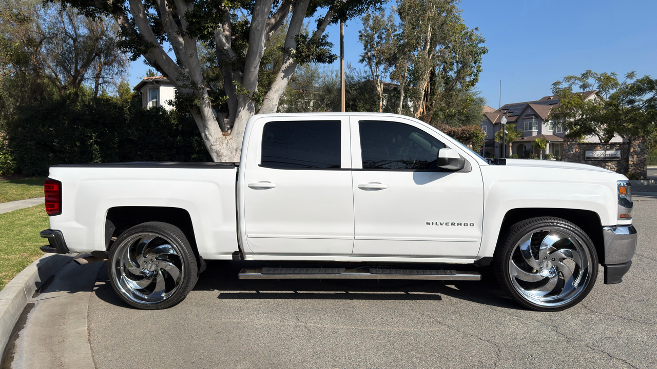 2017 Chevrolet Silverado 1500 photo 4