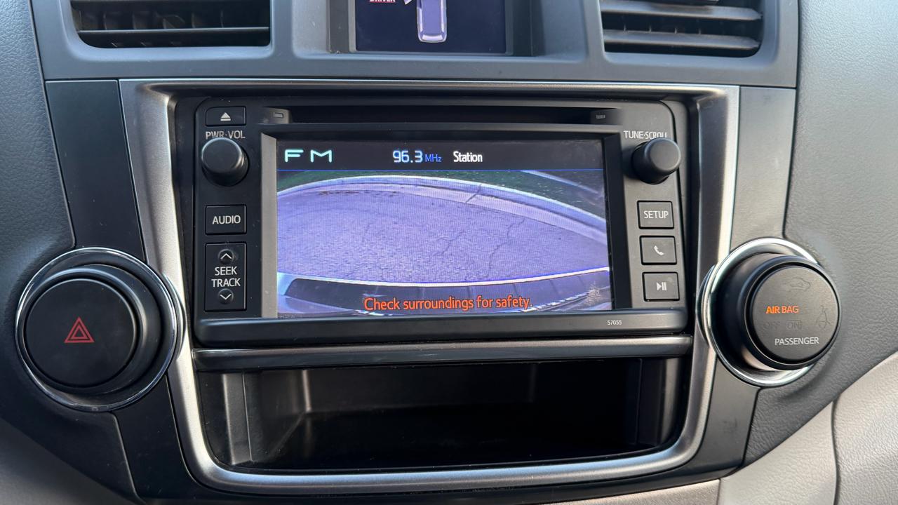 Toyota Highlander FWD 4dr V6 (Natl) 2013