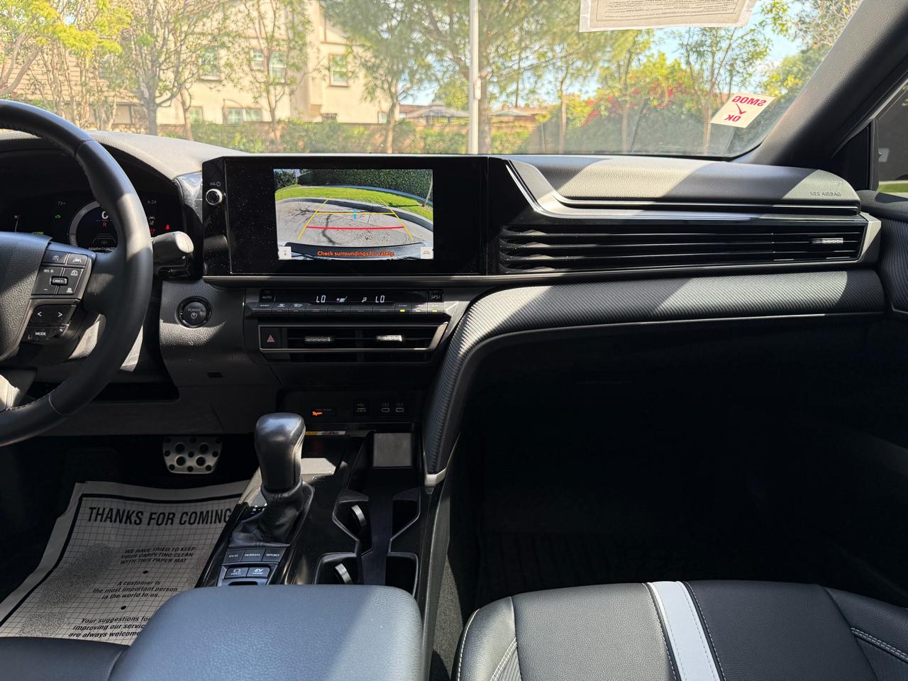 Toyota Camry SE Auto (Natl) 2025