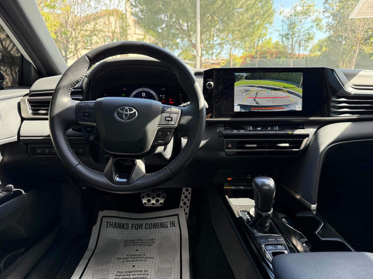 Toyota Camry SE Auto (Natl) 2025