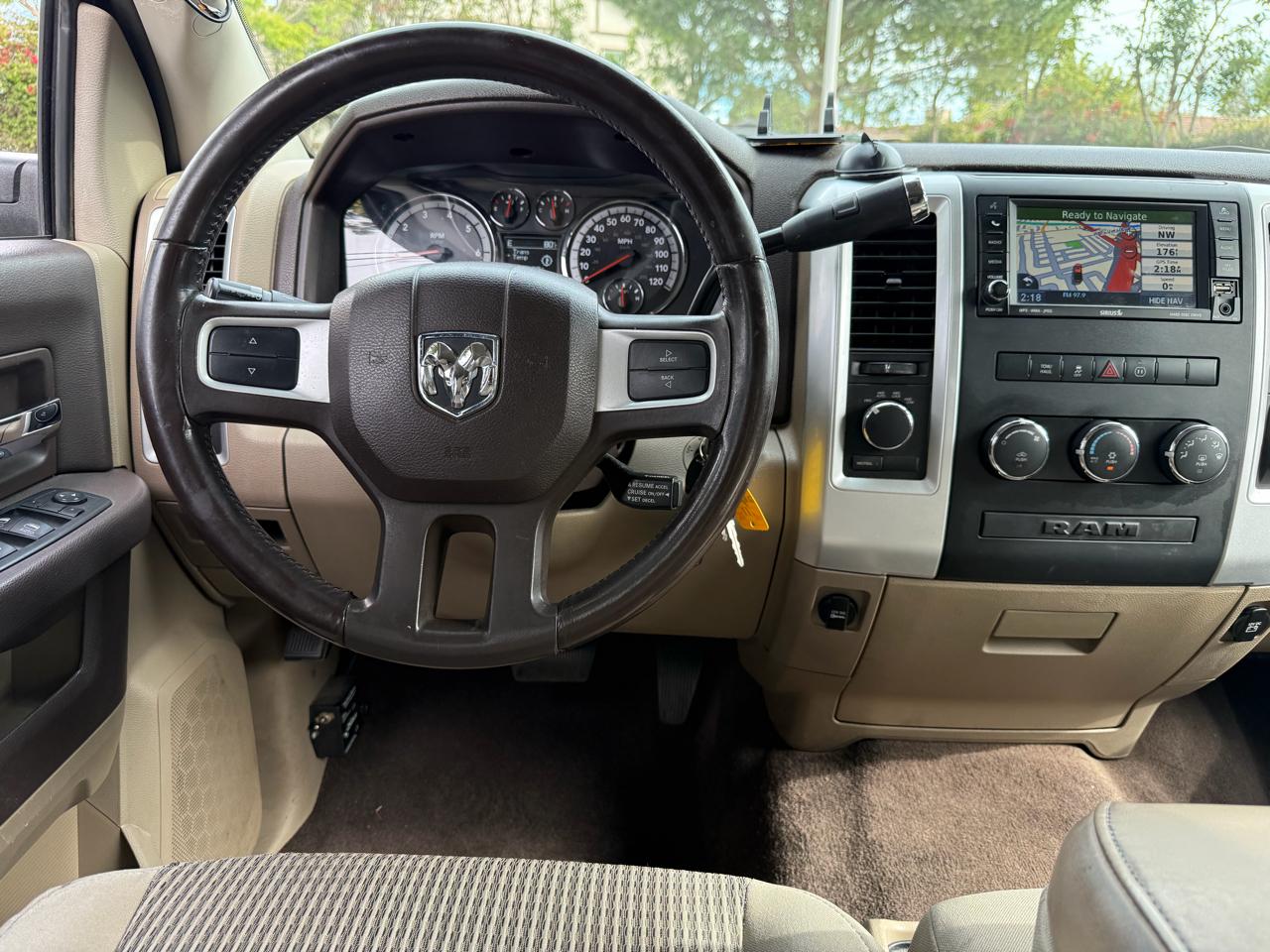 RAM 1500 4WD Crew Cab 140.5" Big Horn 2011