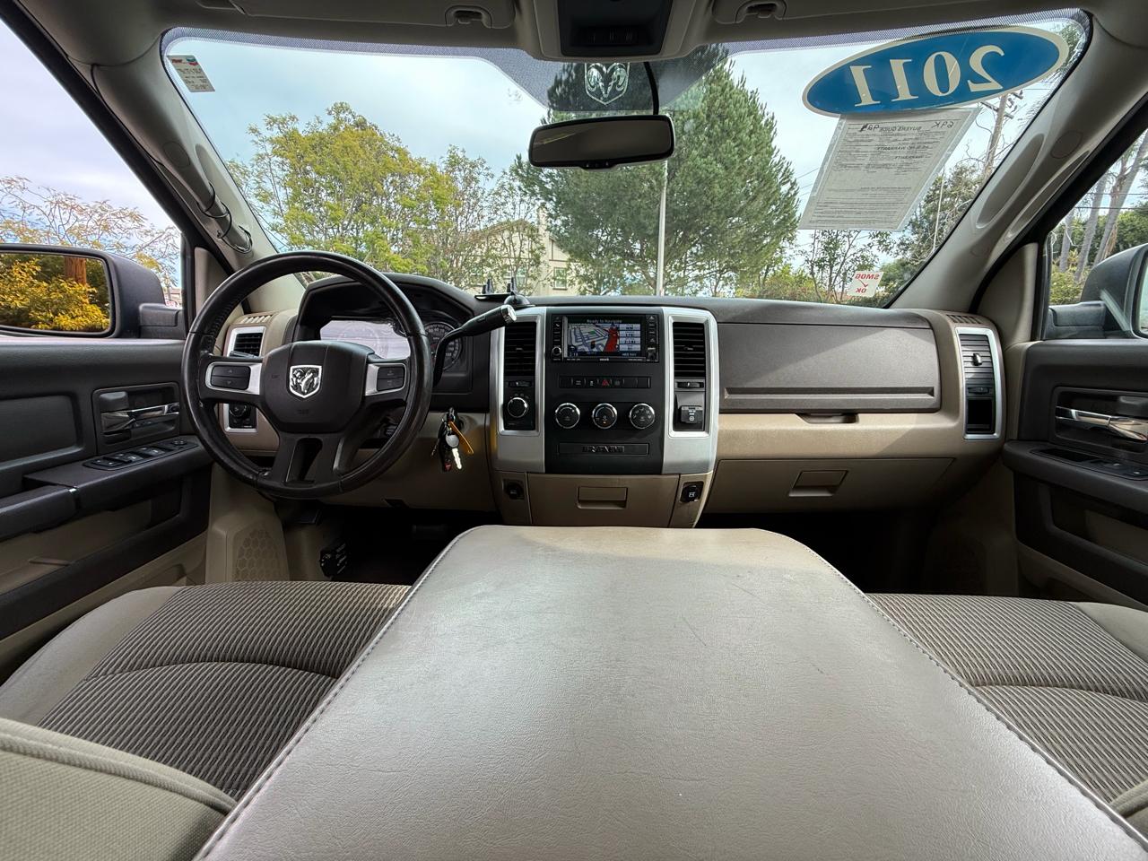 RAM 1500 4WD Crew Cab 140.5" Big Horn 2011