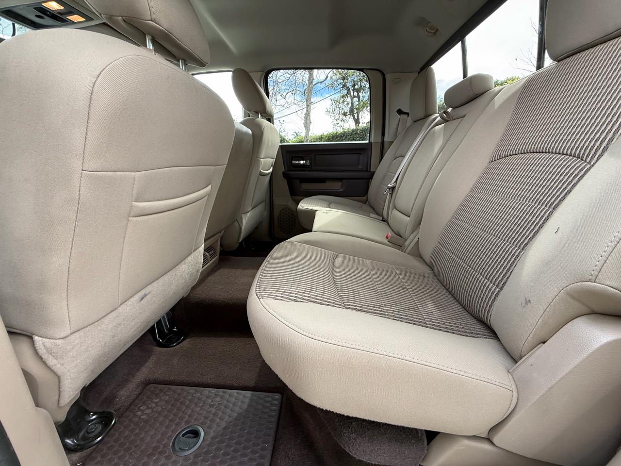 RAM 1500 4WD Crew Cab 140.5" Big Horn 2011