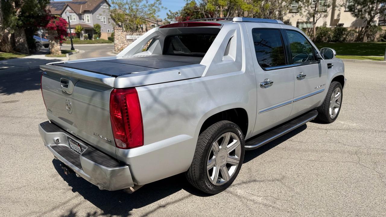 Cadillac Escalade EXT AWD 4dr Luxury 2012
