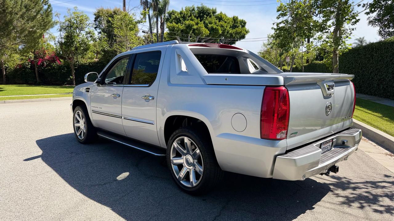 Cadillac Escalade EXT AWD 4dr Luxury 2012