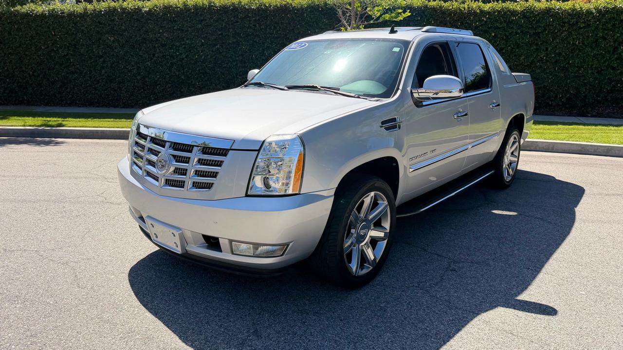 Cadillac Escalade EXT AWD 4dr Luxury 2012