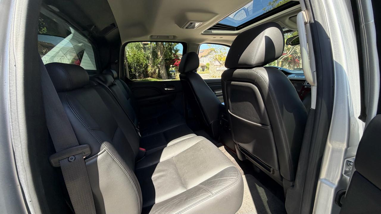 Cadillac Escalade EXT AWD 4dr Luxury 2012