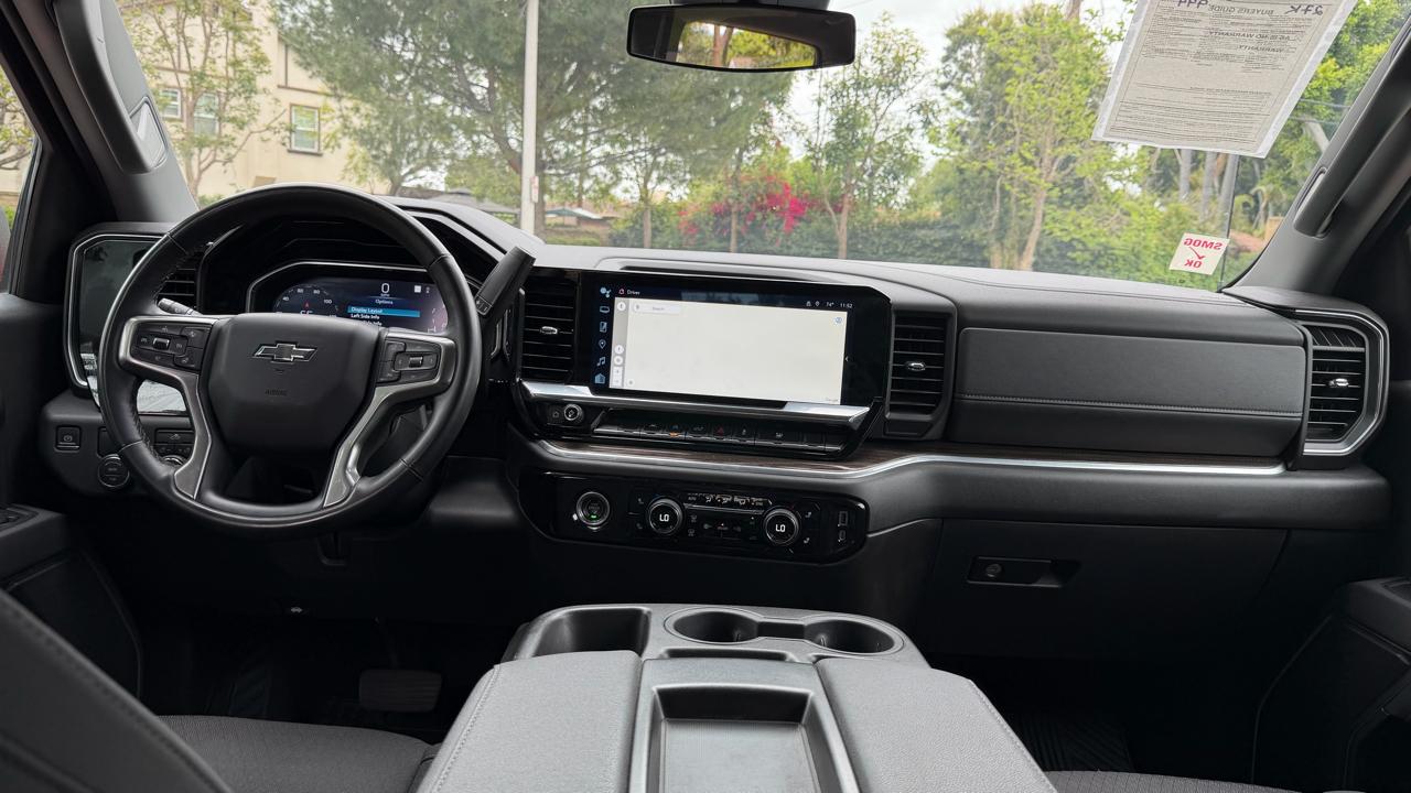 Chevrolet Silverado 1500 2WD Crew Cab 147" RST 2023