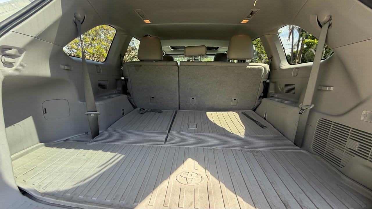 Toyota Highlander LE V6 FWD (Natl) 2017