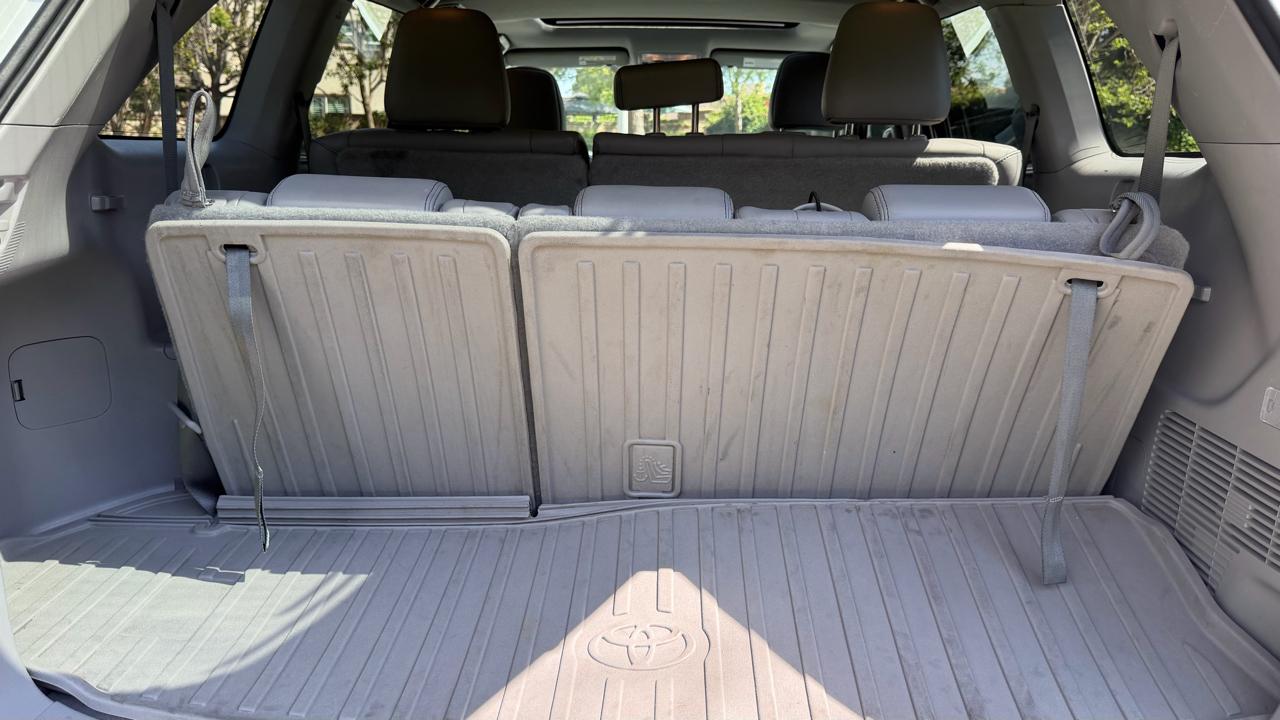 Toyota Highlander LE V6 FWD (Natl) 2017