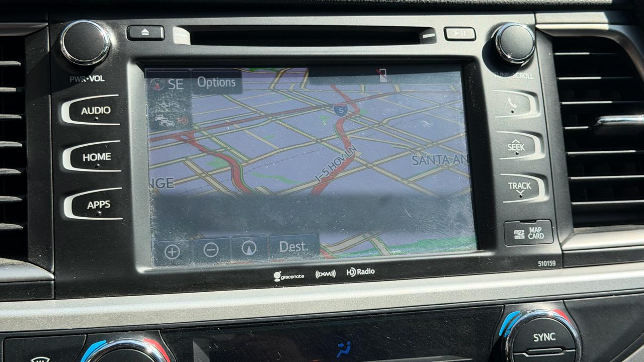 Toyota Highlander LE V6 FWD (Natl) 2017