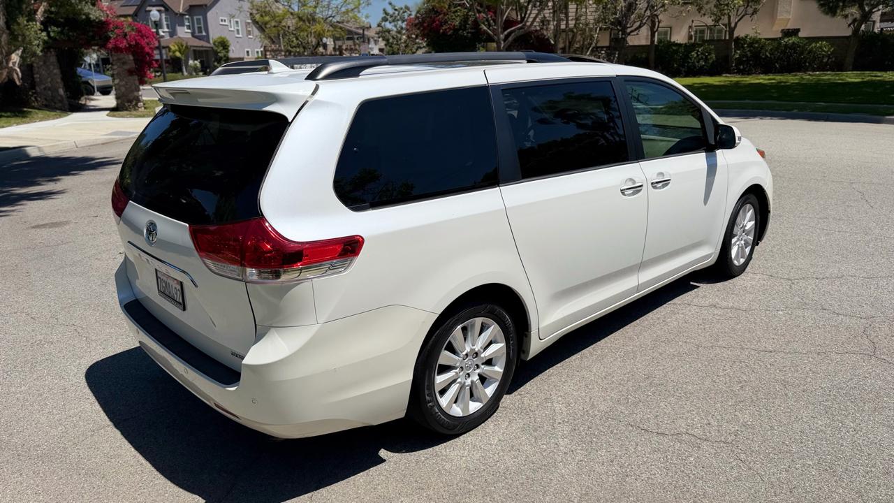 Toyota Sienna 5dr 7-Pass Van V6 XLE AAS FWD (Natl) 2014