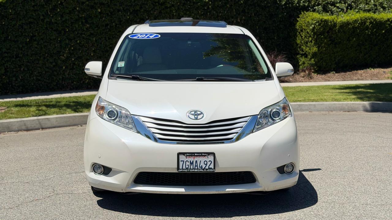 Toyota Sienna 5dr 7-Pass Van V6 XLE AAS FWD (Natl) 2014