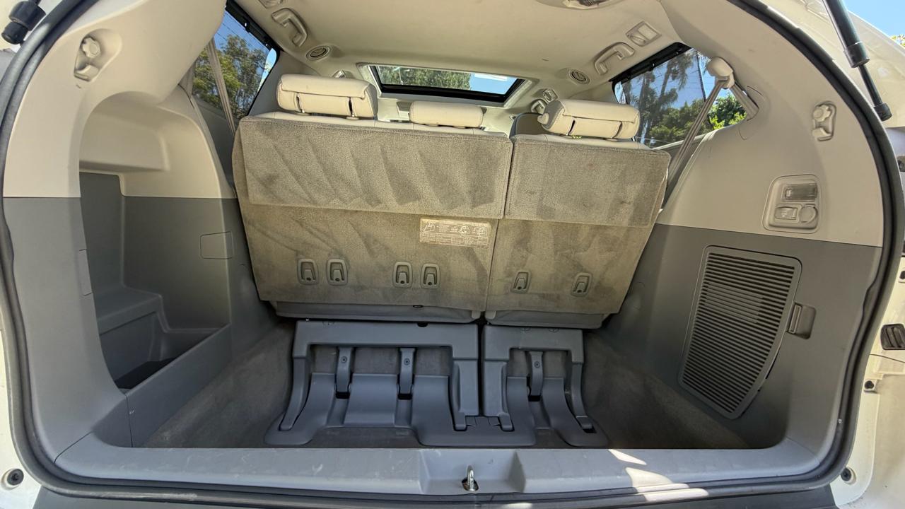 Toyota Sienna 5dr 7-Pass Van V6 XLE AAS FWD (Natl) 2014
