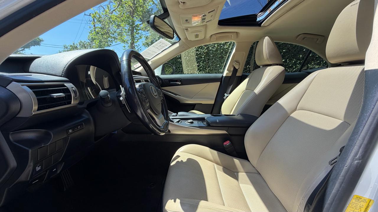 Lexus IS 250 4dr Sport Sdn RWD 2015