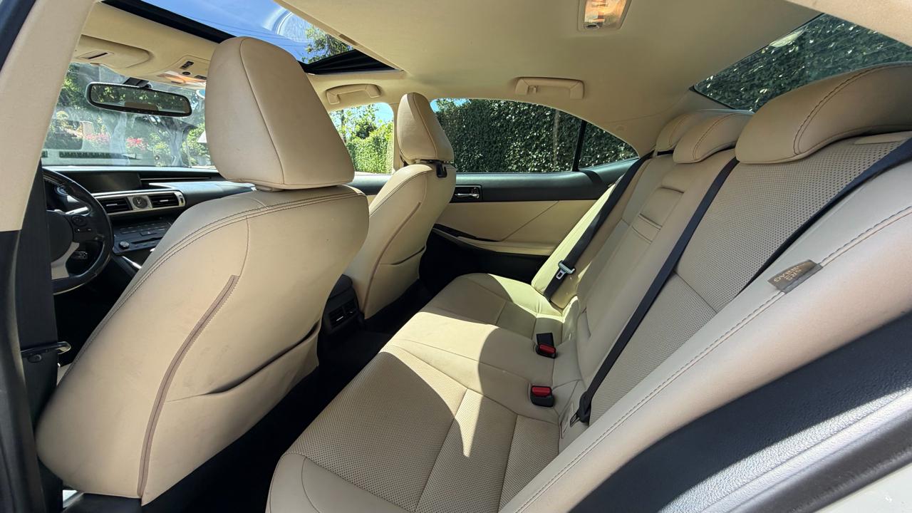 Lexus IS 250 4dr Sport Sdn RWD 2015