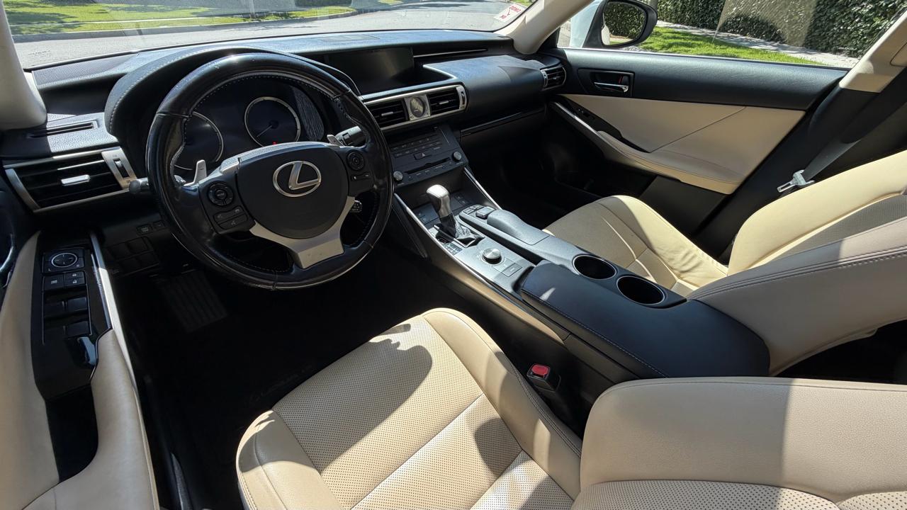 Lexus IS 250 4dr Sport Sdn RWD 2015
