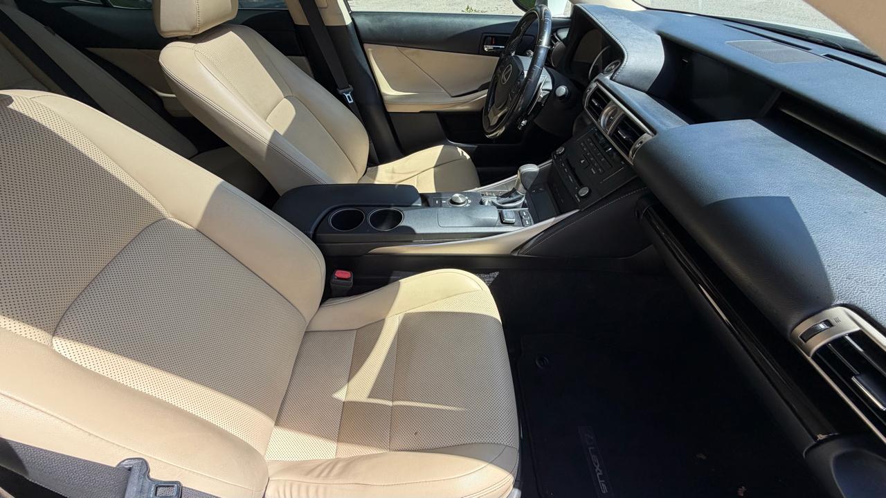 Lexus IS 250 4dr Sport Sdn RWD 2015